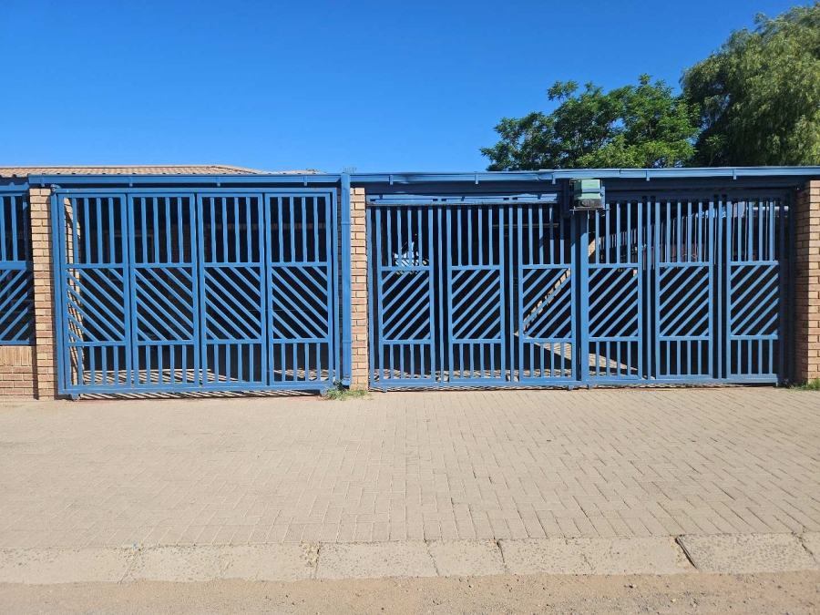 3 Bedroom Property for Sale in Floors Northern Cape